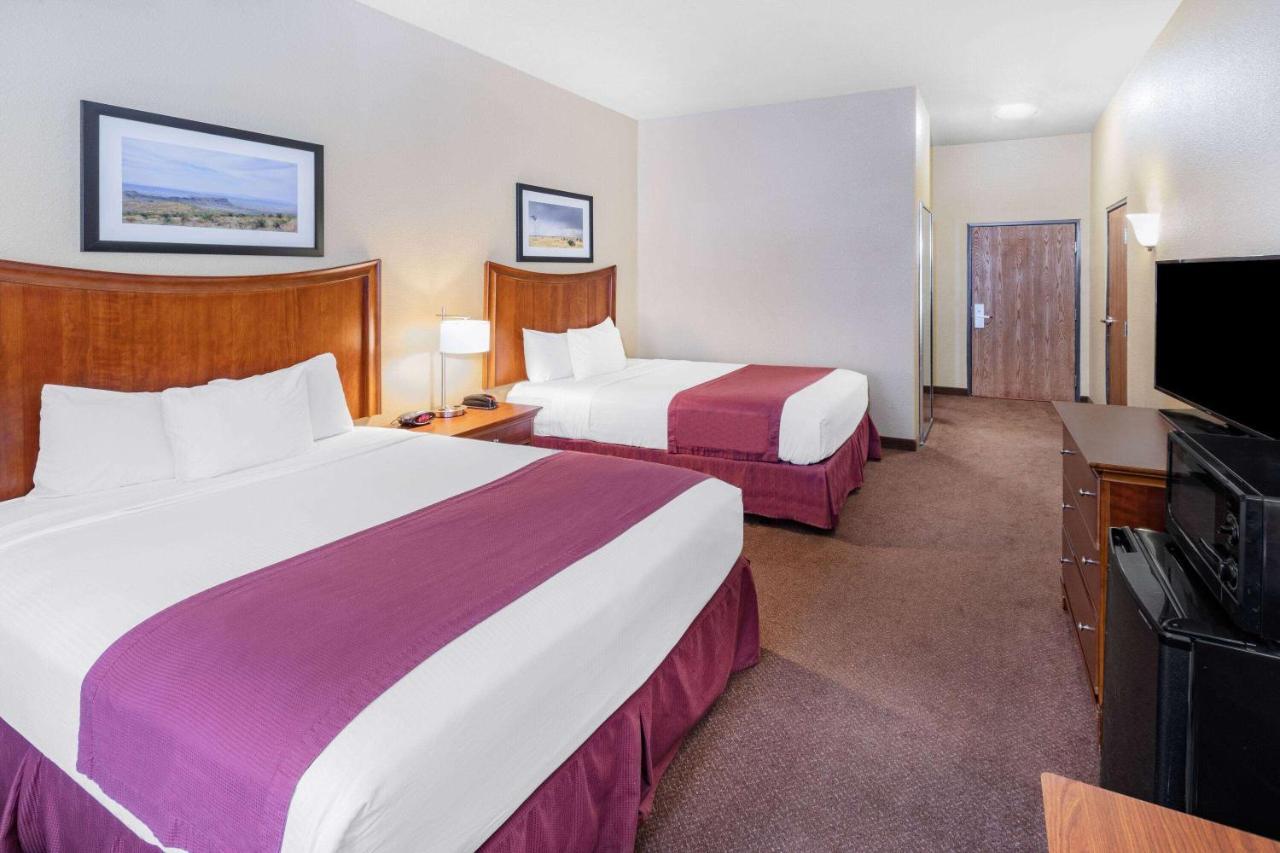 Hotel Baymont By Wyndham Cuero Extérieur photo