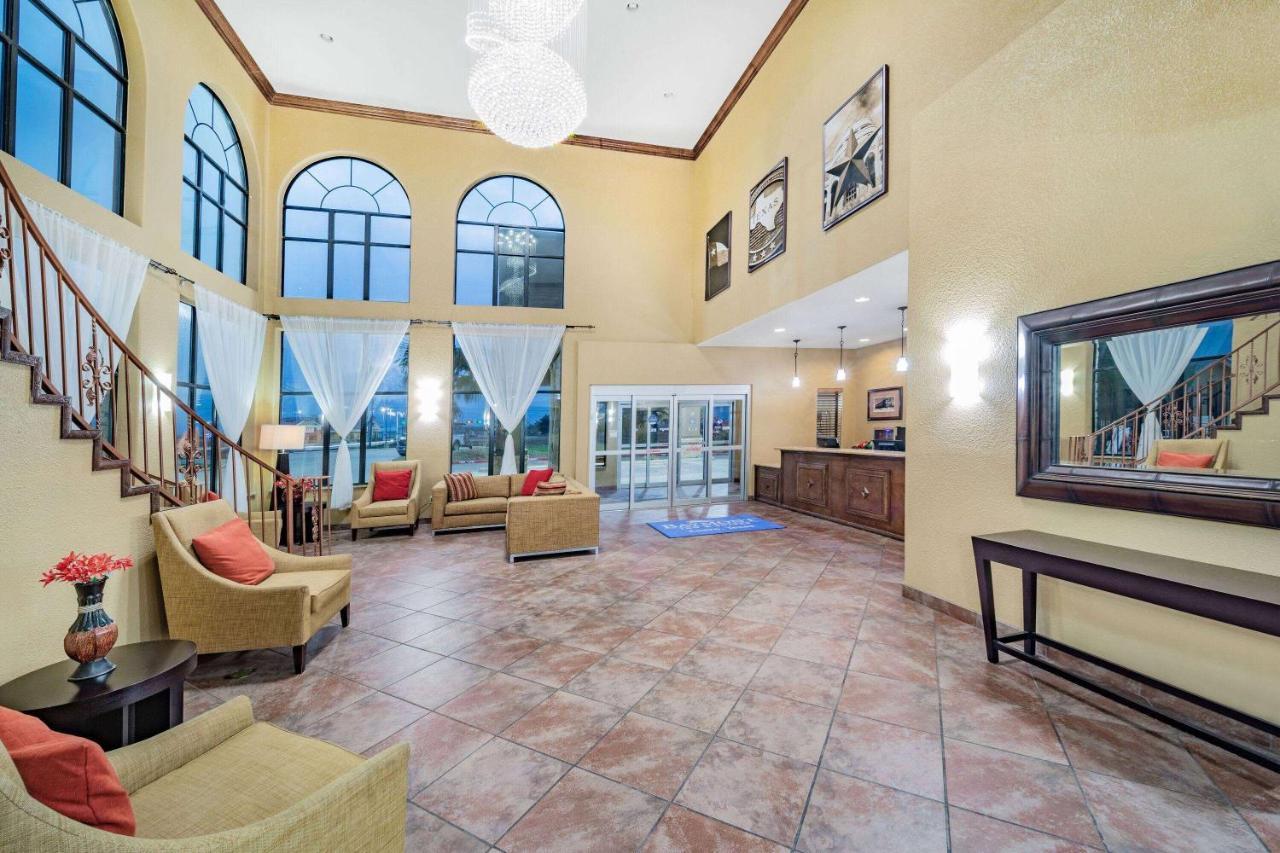 Hotel Baymont By Wyndham Cuero Extérieur photo