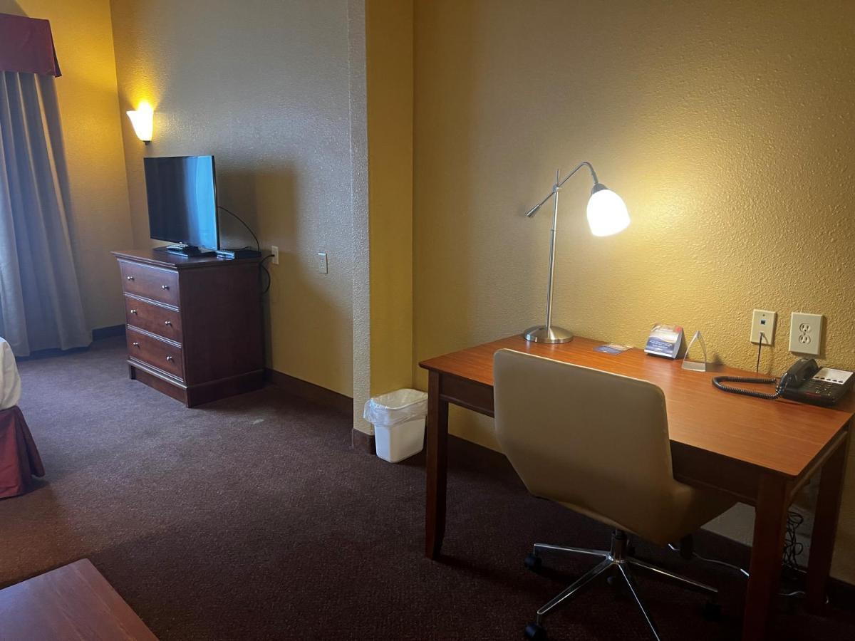 Hotel Baymont By Wyndham Cuero Extérieur photo