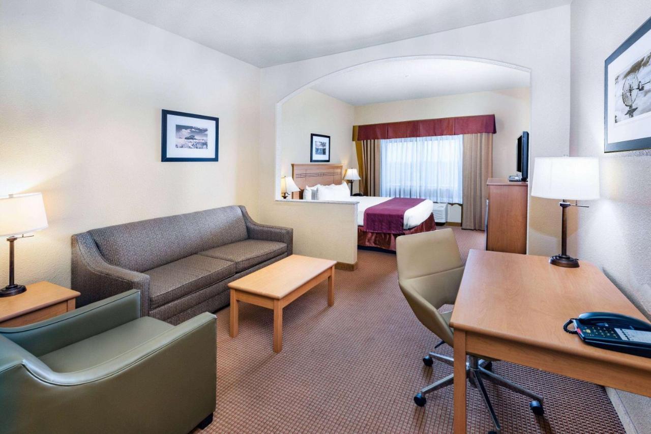 Hotel Baymont By Wyndham Cuero Extérieur photo