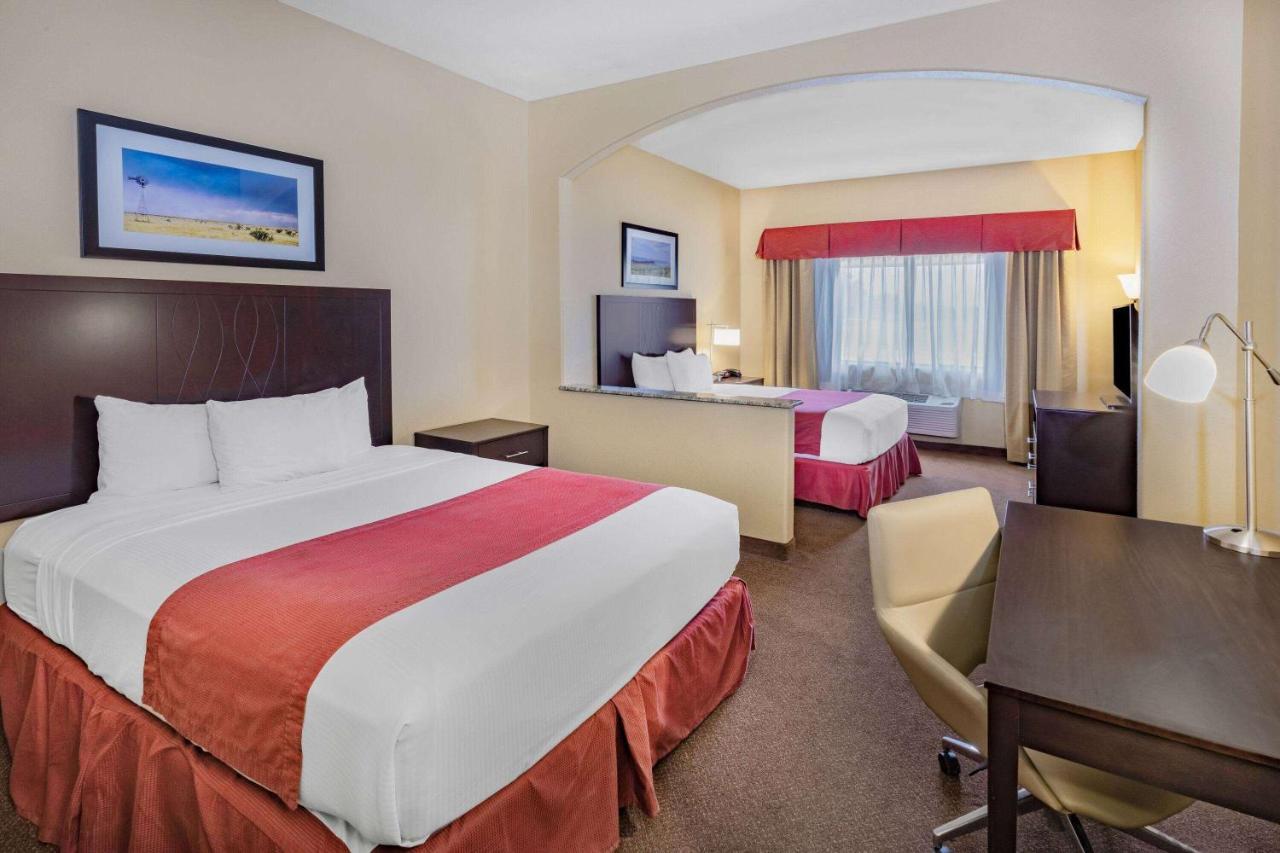 Hotel Baymont By Wyndham Cuero Extérieur photo