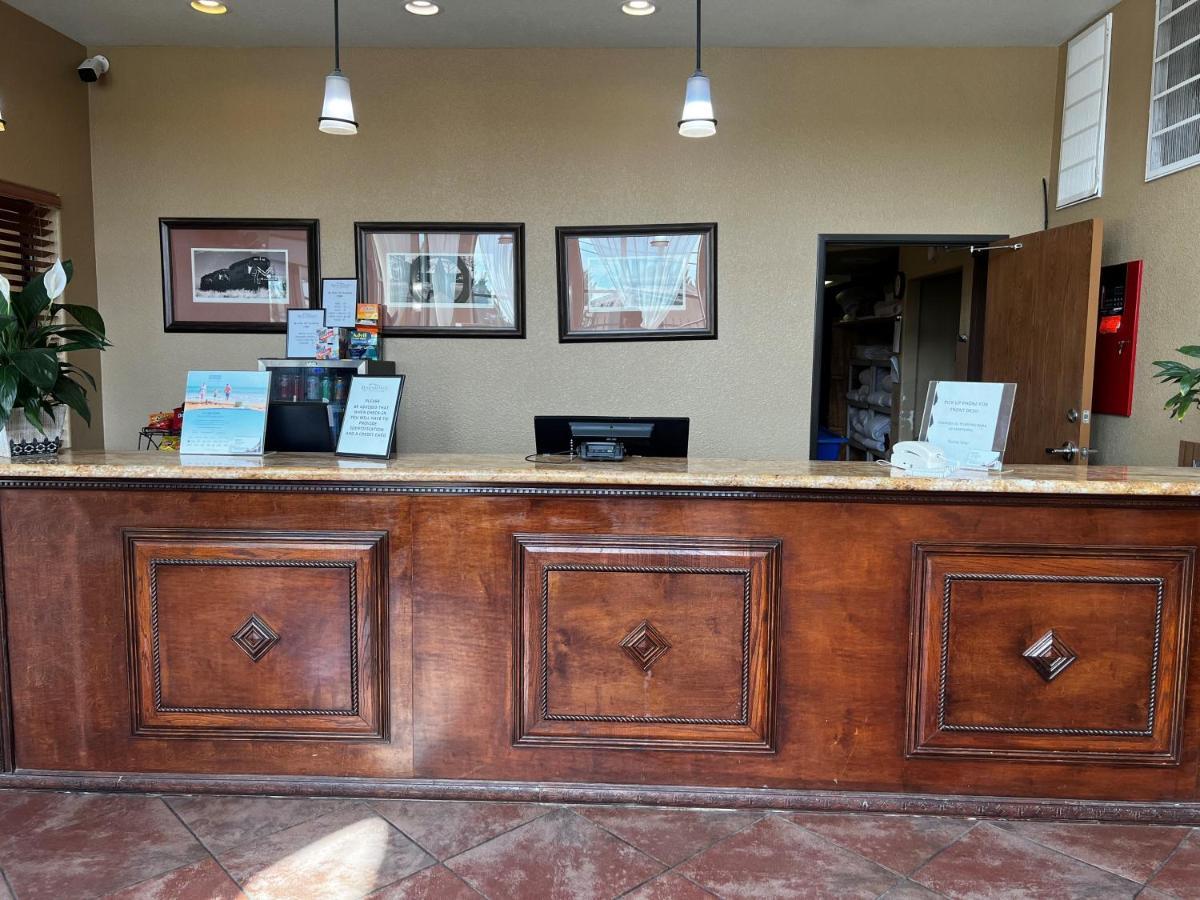 Hotel Baymont By Wyndham Cuero Extérieur photo