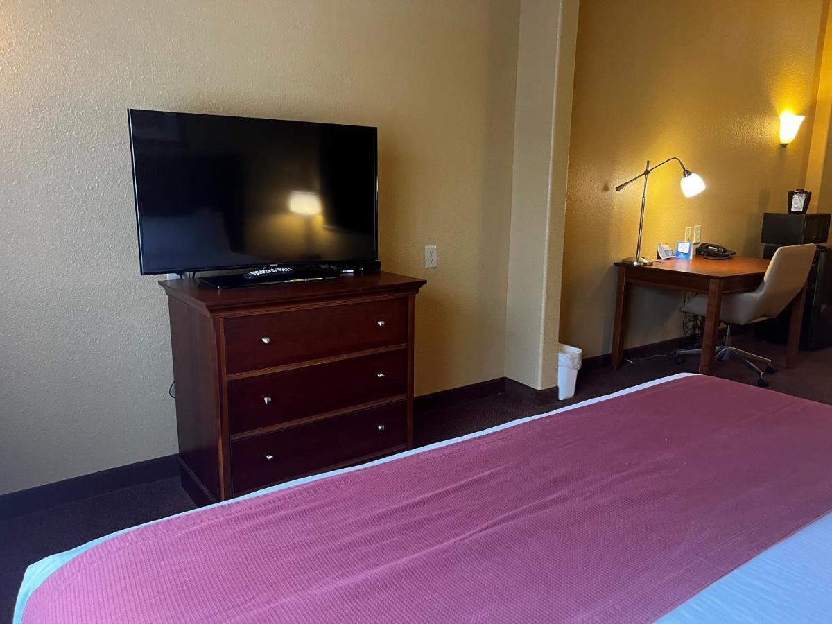 Hotel Baymont By Wyndham Cuero Extérieur photo