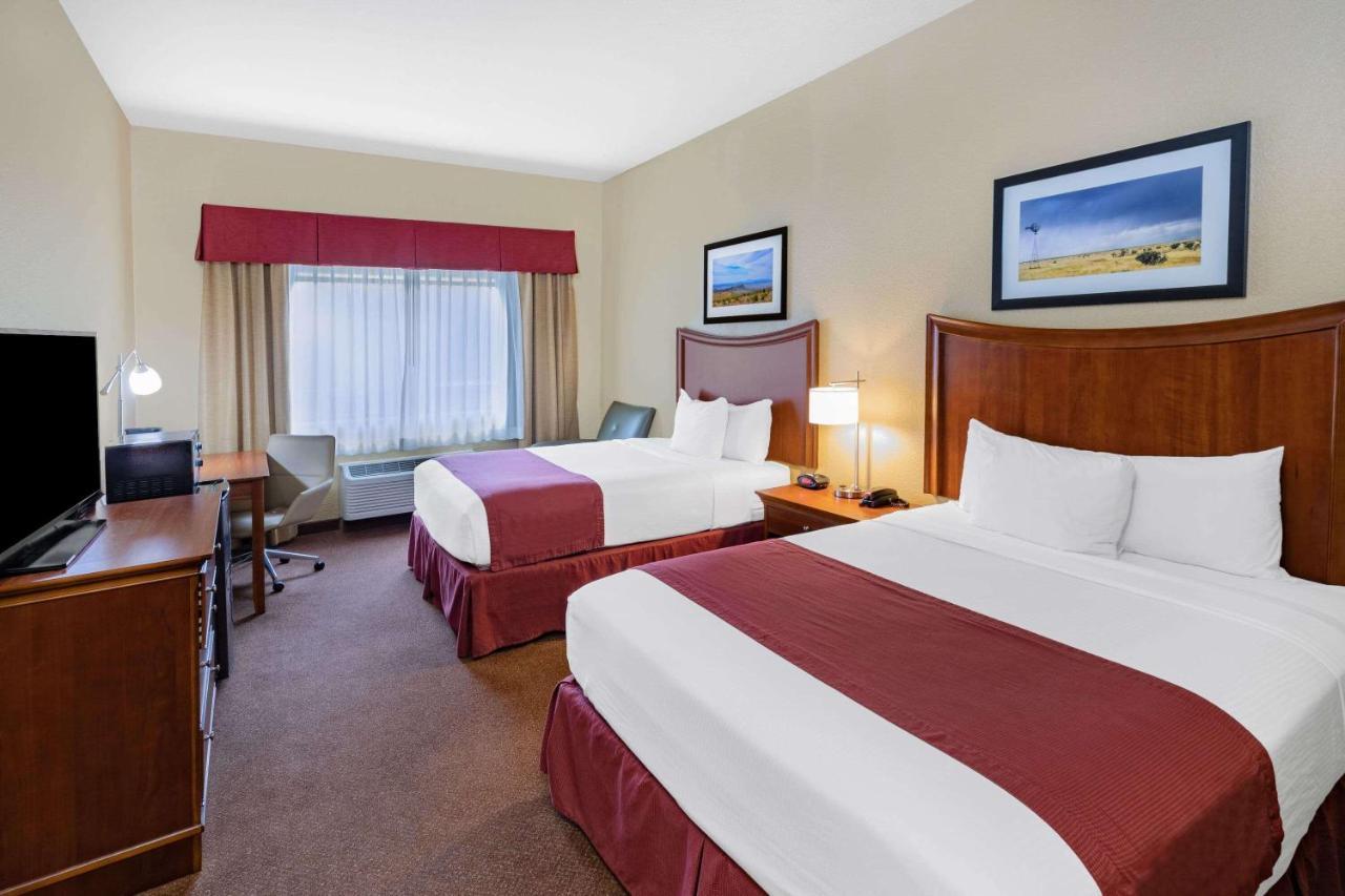 Hotel Baymont By Wyndham Cuero Extérieur photo