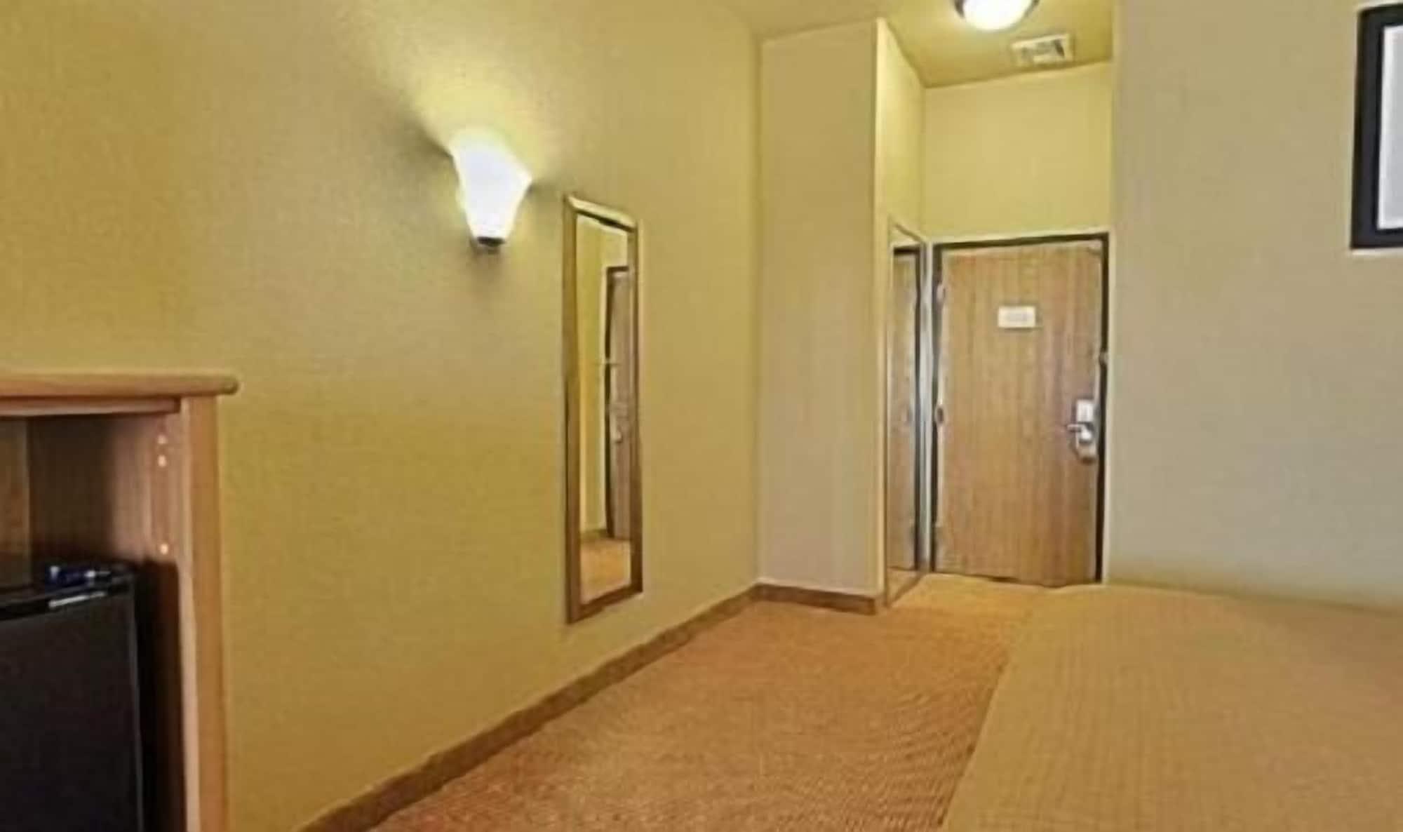 Hotel Baymont By Wyndham Cuero Extérieur photo